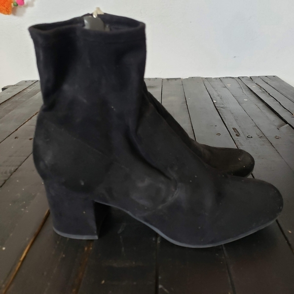 Unisa Black Unkianna Mid Calf Faux Suede Bootie Women's 8 Stretch Block Heel - Picture 5 of 8